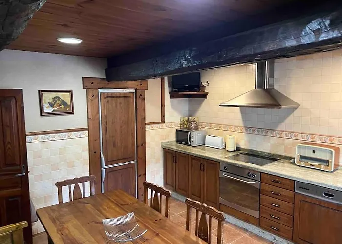 Casa Lici 펜션 Robles de Laciana